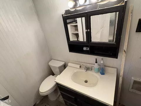 Bath - 309 7th Ave N, Edgeley, ND 58433 photo 6 of 6