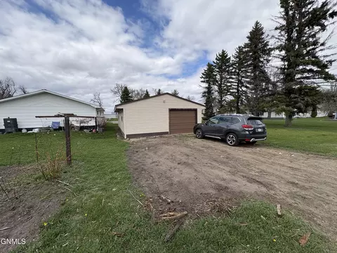 Other - 309 7th Ave N, Edgeley, ND 58433 photo 32 of 33