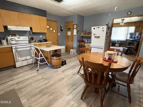 Kitchen - 309 7th Ave N, Edgeley, ND 58433 photo 1 of 4