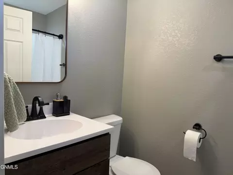 Bath - 5476 Matthew Ave, Williston, ND 58801 photo 6 of 6
