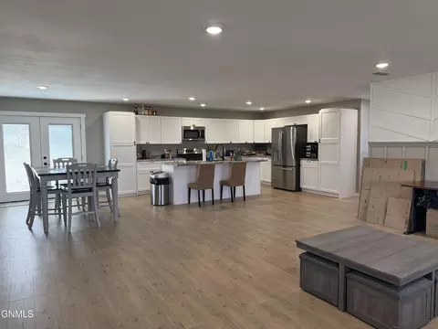 Kitchen - 5476 Matthew Ave, Williston, ND 58801 photo 5 of 5