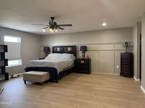 Bedroom - 5476 Matthew Ave, Williston, ND 58801 photo 1 of 6