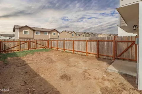 Exterior - 13719 Karen St, Williston, ND 58801 photo 5 of 6