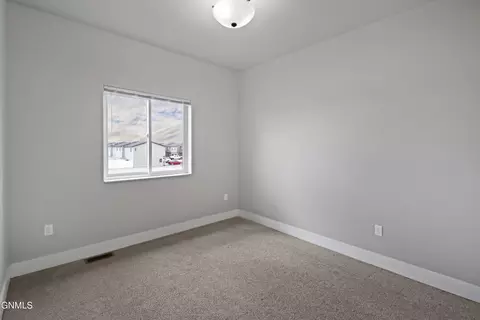 Bedroom - 13719 Karen St, Williston, ND 58801 photo 2 of 8