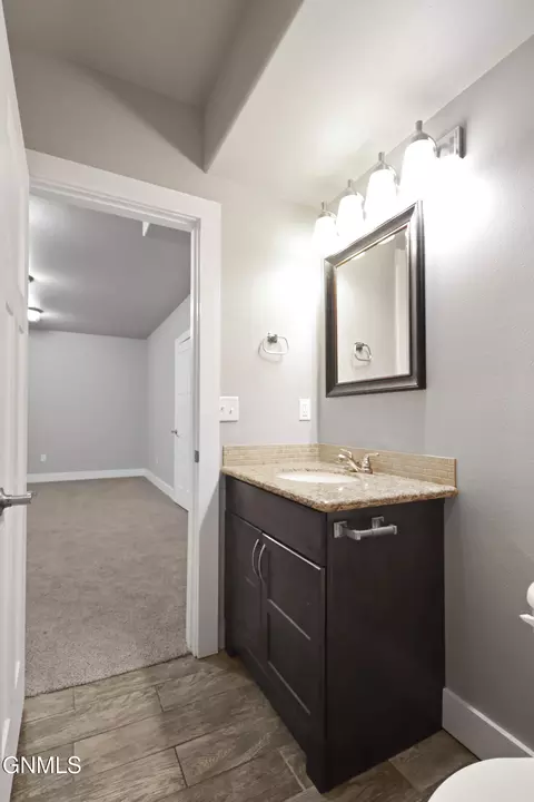 Bath - 13719 Karen St, Williston, ND 58801 photo 9 of 9