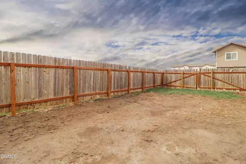 Exterior - 13719 Karen St, Williston, ND 58801 photo 4 of 6