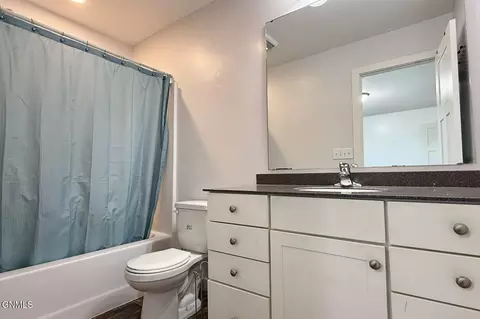 Bath - 14739 Baxter St, Williston, ND 58801 photo 3 of 4