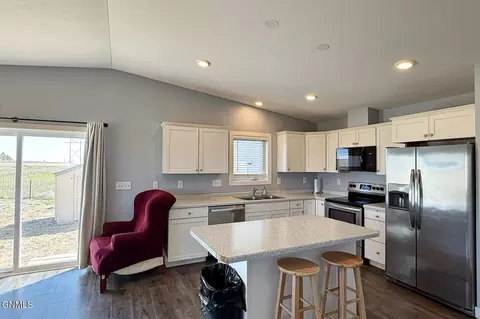 Kitchen - 14739 Baxter St, Williston, ND 58801 photo 7 of 8