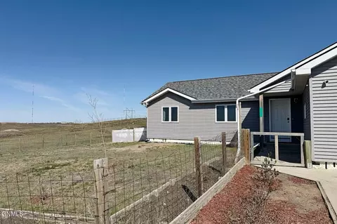 Exterior - 14739 Baxter St, Williston, ND 58801 photo 2 of 2