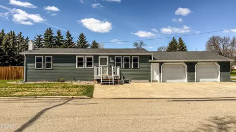 212 1st St N, Wilton, ND 58579
