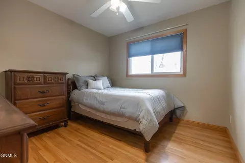 Bedroom - 908 Midway Dr, Bismarck, ND 58501 photo 1 of 8