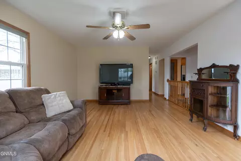 Living - 908 Midway Dr, Bismarck, ND 58501 photo 3 of 4