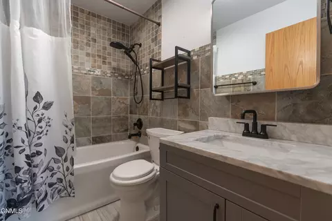 Bath - 908 Midway Dr, Bismarck, ND 58501 photo 1 of 3