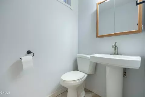 Bath - 908 Midway Dr, Bismarck, ND 58501 photo 2 of 3