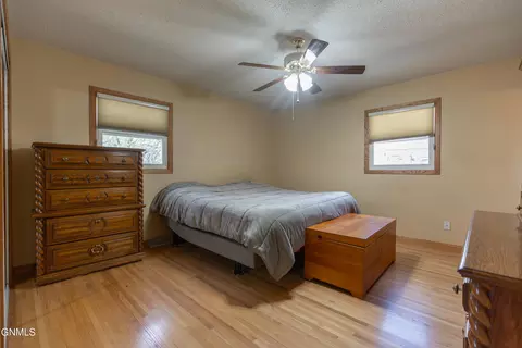 Bedroom - 908 Midway Dr, Bismarck, ND 58501 photo 6 of 8
