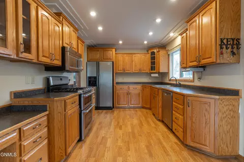 Kitchen - 908 Midway Dr, Bismarck, ND 58501 photo 3 of 6