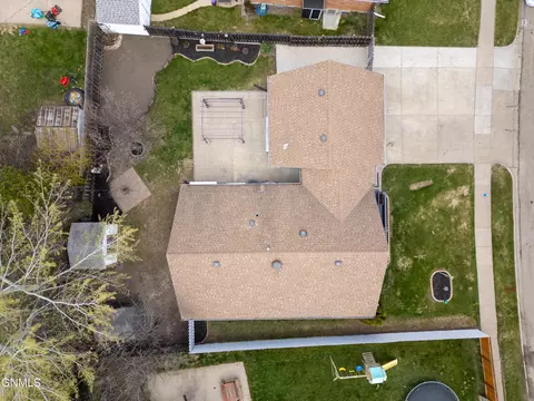 View/Area - 908 Midway Dr, Bismarck, ND 58501 photo 2 of 2