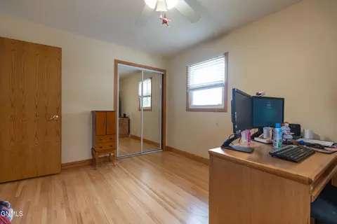 Bedroom - 908 Midway Dr, Bismarck, ND 58501 photo 3 of 8
