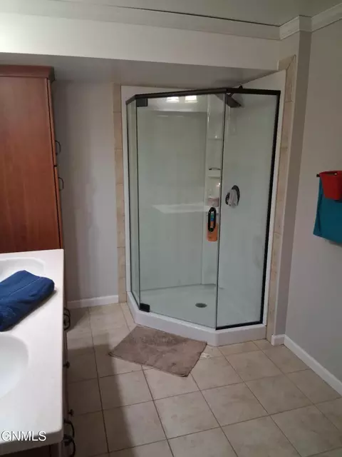 Bath - 1917 Capitol Ave, Bismarck, ND 58501 photo 8 of 14