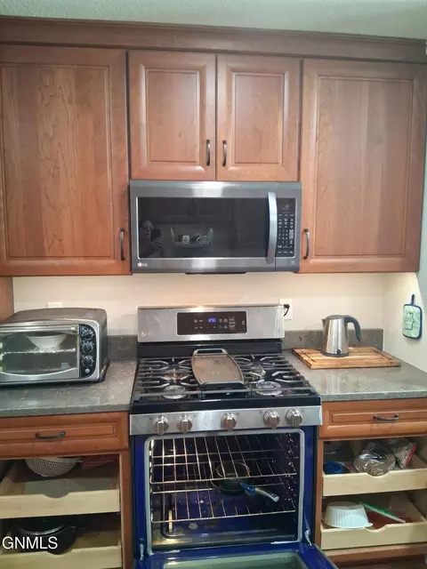 Kitchen - 1917 Capitol Ave, Bismarck, ND 58501 photo 12 of 12
