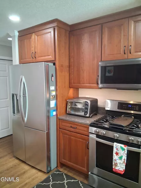 Kitchen - 1917 Capitol Ave, Bismarck, ND 58501 photo 5 of 12