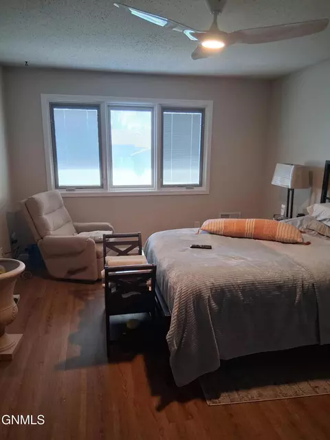 Bedroom - 1917 Capitol Ave, Bismarck, ND 58501 photo 1 of 3