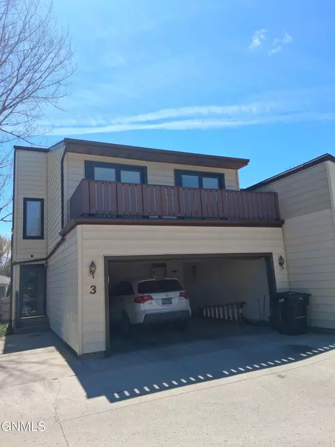 1917 Capitol Ave, Bismarck, ND 58501