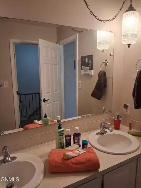 Bath - 1917 Capitol Ave, Bismarck, ND 58501 photo 7 of 14