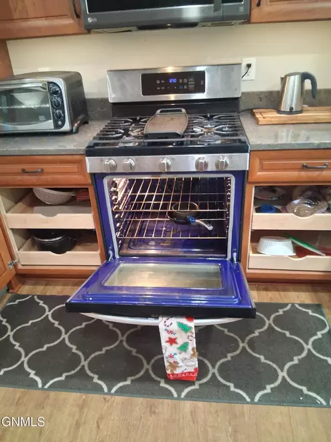 Kitchen - 1917 Capitol Ave, Bismarck, ND 58501 photo 9 of 12