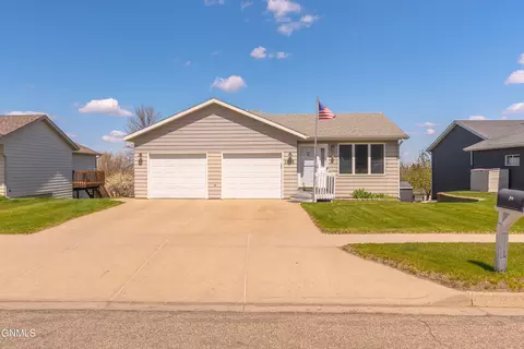 1008 21st St SE, Mandan, ND 58554