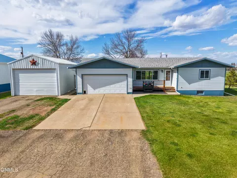 309 N Avenue Ave E, Glen Ullin, ND 58631