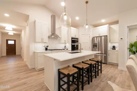 5110 Durango Dr, Bismarck, ND 58503