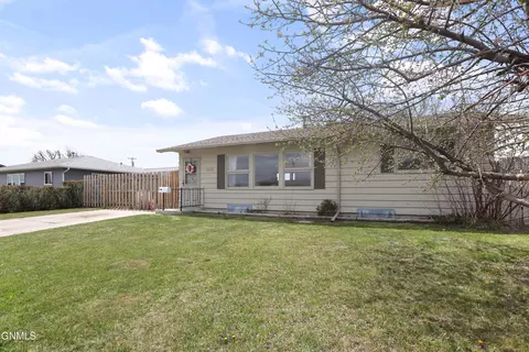 Exterior - 1223 13th Ave W, Williston, ND 58801 photo 2 of 5