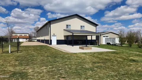 345 1st Rd SW, Pick City, ND 58545