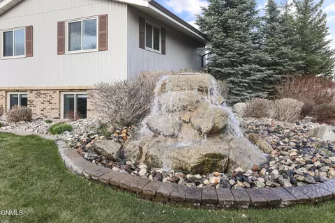 Exterior - 2502 14th Ave W, Williston, ND 58801 photo 4 of 15