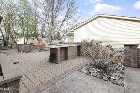 Exterior - 2502 14th Ave W, Williston, ND 58801 photo 13 of 15