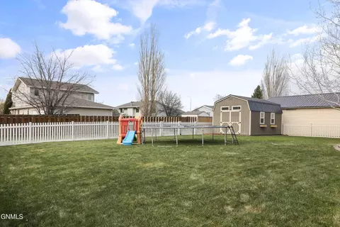 Exterior - 2502 14th Ave W, Williston, ND 58801 photo 6 of 15