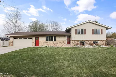 Exterior - 2502 14th Ave W, Williston, ND 58801 photo 3 of 15