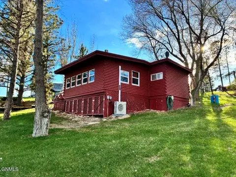 Exterior - 23 Pike Pt, Elgin, ND 58533 photo 2 of 8