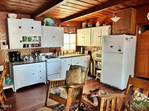 Kitchen - 23 Pike Pt, Elgin, ND 58533 photo 1 of 1