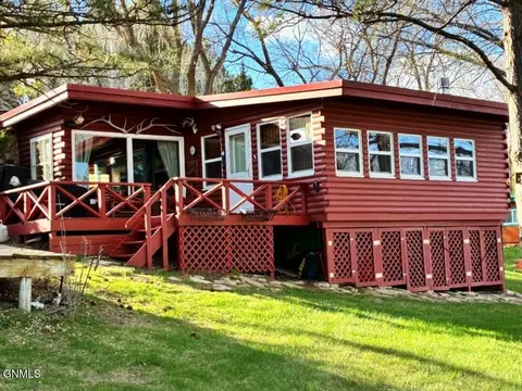 23 Pike Pt, Elgin, ND 58533