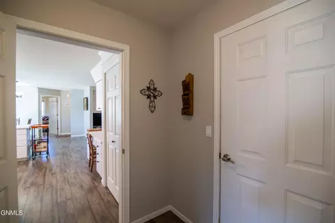 Entry Way - 1096 Turnpike Ave E, Bismarck, ND 58501 photo 2 of 2