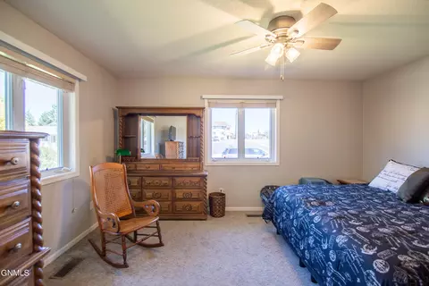 Bedroom - 1096 Turnpike Ave E, Bismarck, ND 58501 photo 3 of 4