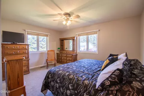 Bedroom - 1096 Turnpike Ave E, Bismarck, ND 58501 photo 2 of 4
