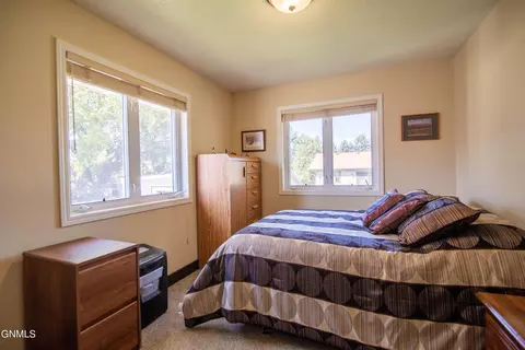 Bedroom - 1096 Turnpike Ave E, Bismarck, ND 58501 photo 4 of 4