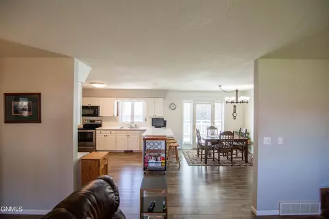Dining - 1096 Turnpike Ave E, Bismarck, ND 58501 photo 1 of 5