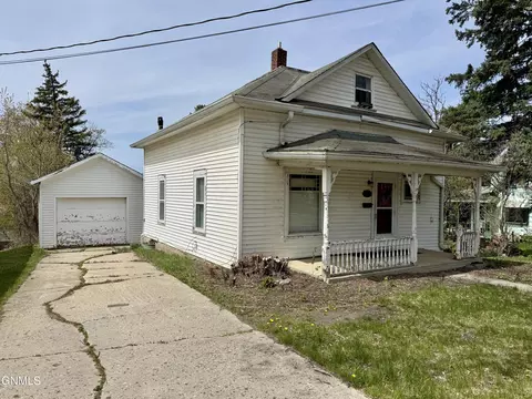 374 6th Ave SE, Valley City, ND 58072