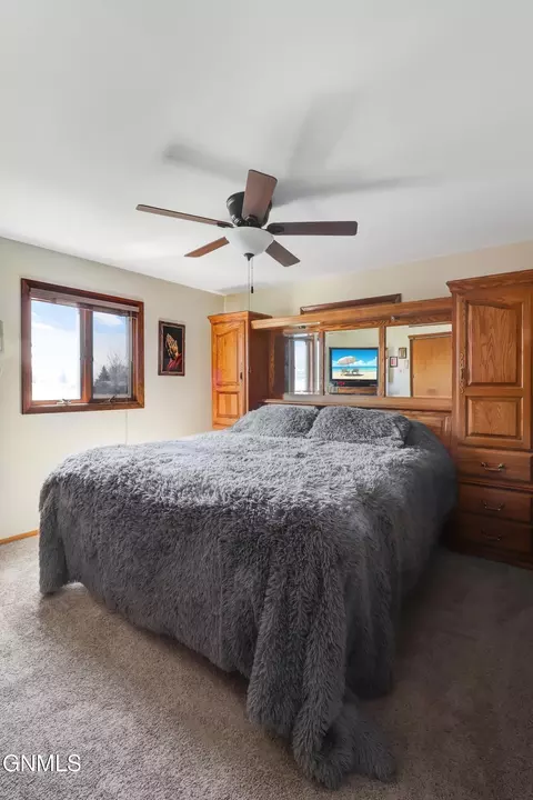 Bedroom - 906 16th Ave W, Williston, ND 58801 photo 2 of 5