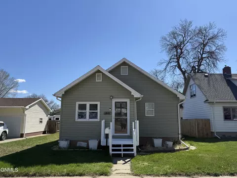 1321 Main St S, Minot, ND 58701