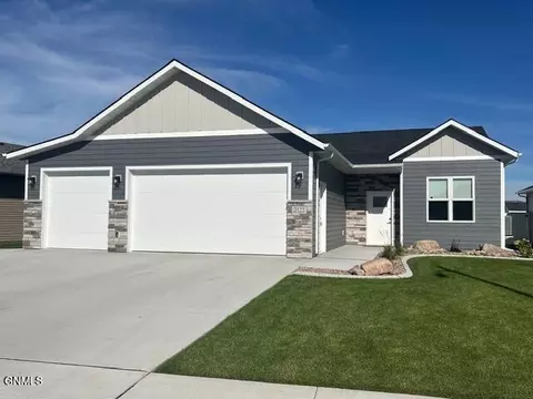 2122 34th Ave SE, Mandan, ND 58554